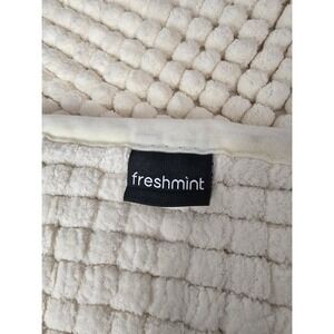 New Cream/White Freshmint Chenille Non Slip Bath Mat‎ Rug 32x20